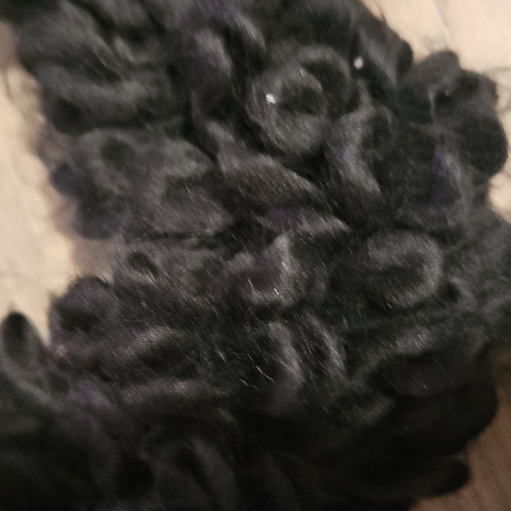 Elegant Black Ruffled Looped Scarf - Picture 2 of 4